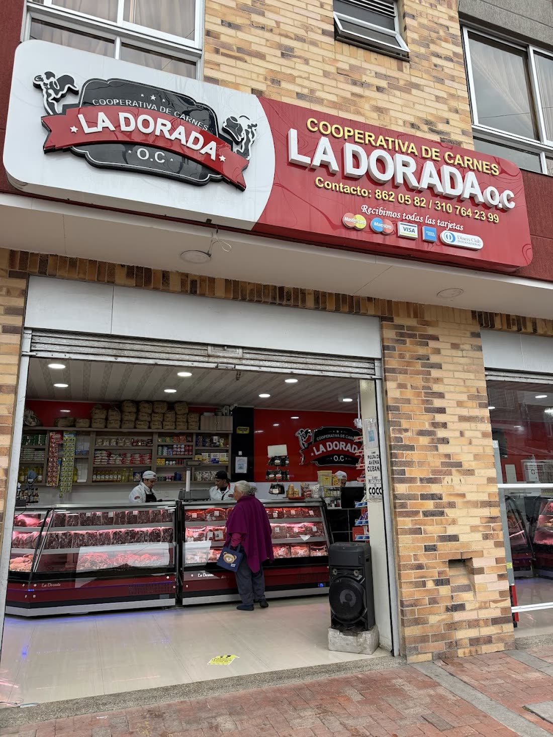 Fachada Cooperativa de Carnes La Dorada OC en Chía